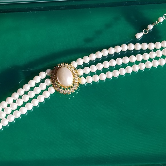 Vintage 4 PC. Pearl Necklace Collection - Picture 4 of 8